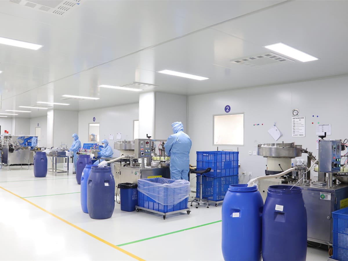 Clean-room filling line for shampoo, shower gel and body lotion