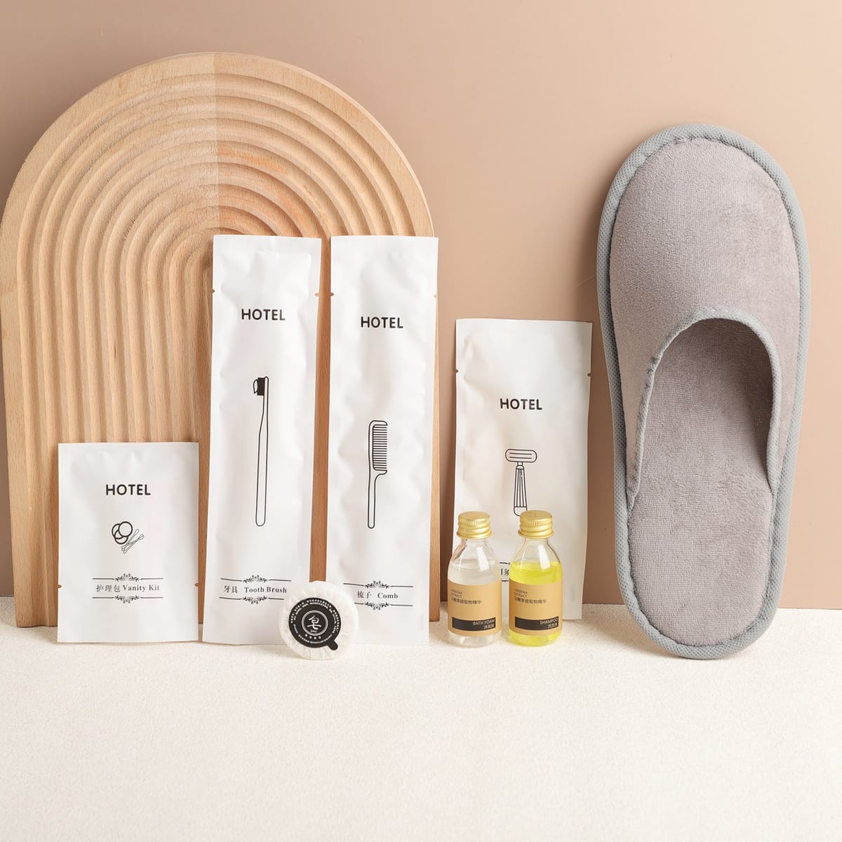 Coral Fleece Slipper & White Pouch Guest Set